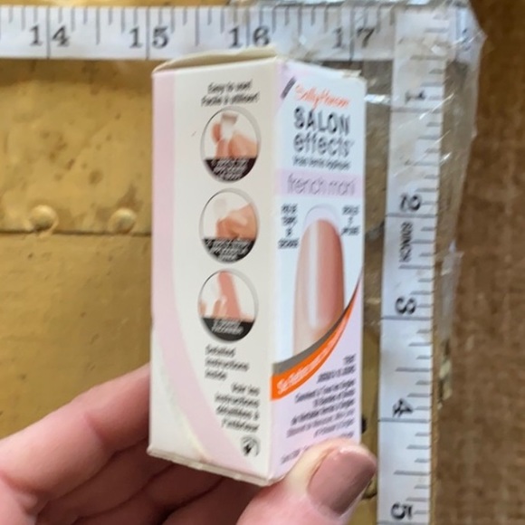 NIB SALLY HANSEN NAIL POLISH STICKERS FRENCH MANI - Picture 3 of 4
